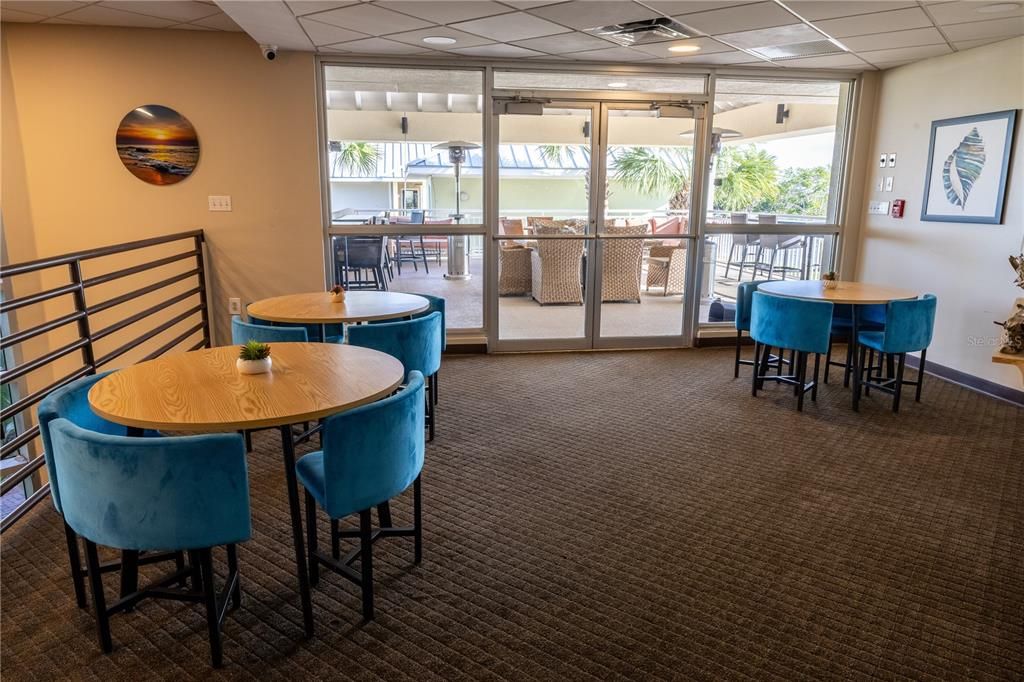 На продажу: $299,000 (2 спален, 1 ванн, 1184 Квадратных фут)