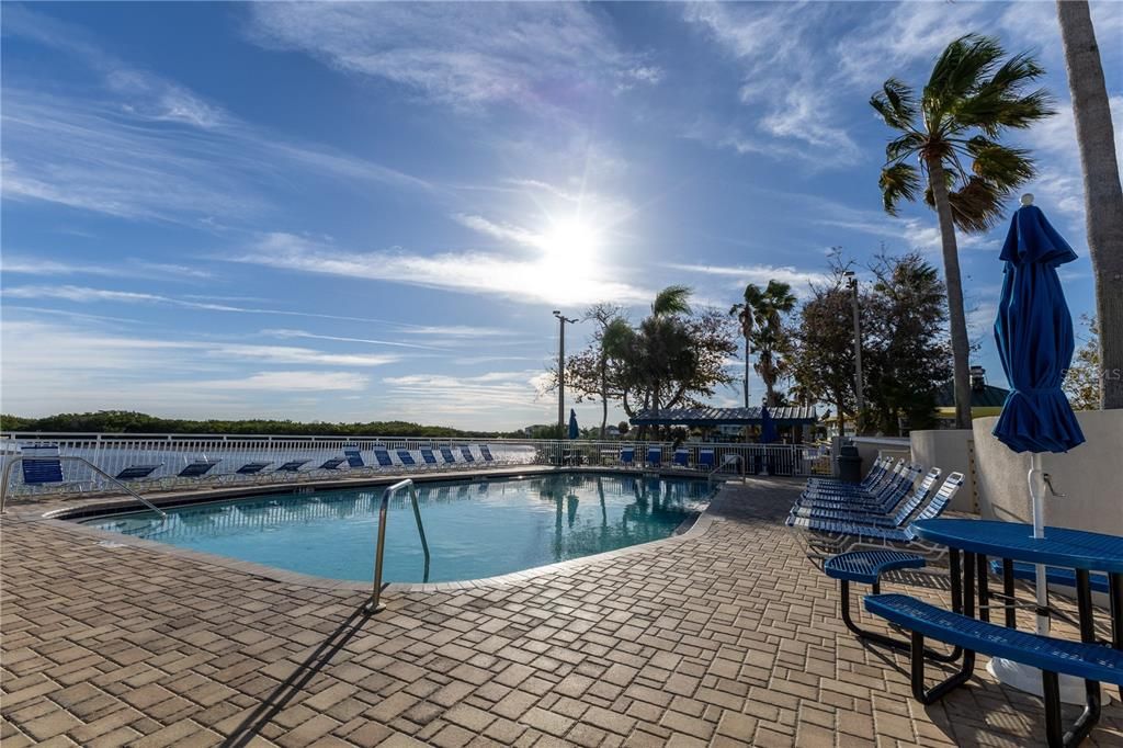 На продажу: $299,000 (2 спален, 1 ванн, 1184 Квадратных фут)