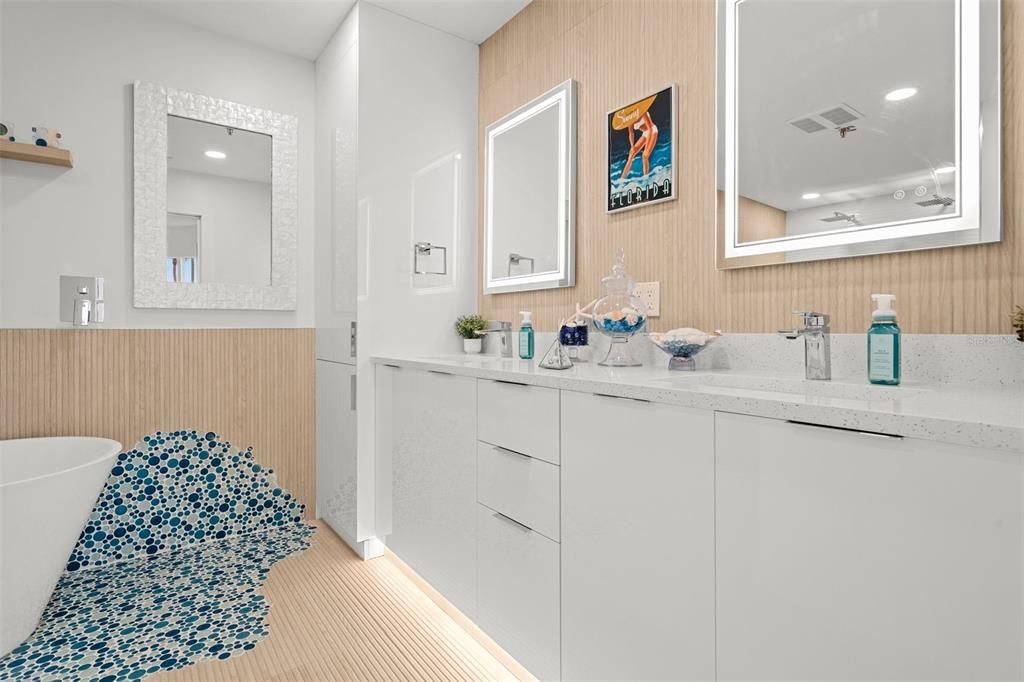 En Renta: $18,000 (3 camas, 2 baños, 2315 Pies cuadrados)