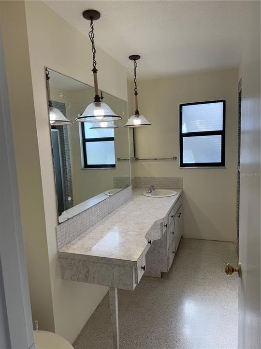 For Rent: $2,675 (2 beds, 2 baths, 1575 Square Feet)