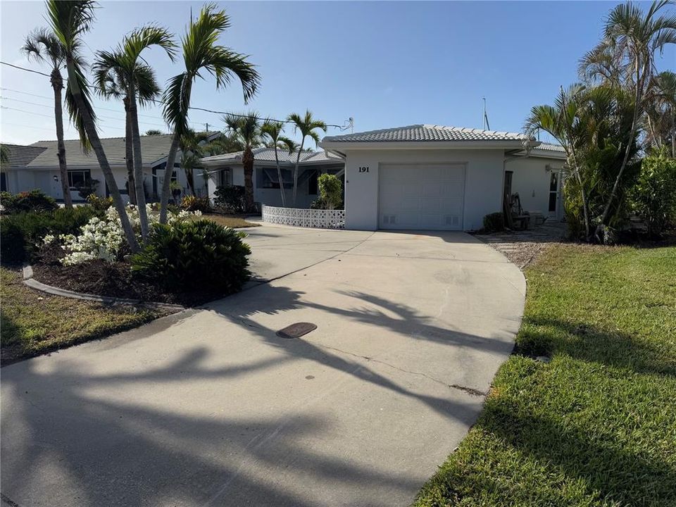 For Rent: $2,675 (2 beds, 2 baths, 1575 Square Feet)