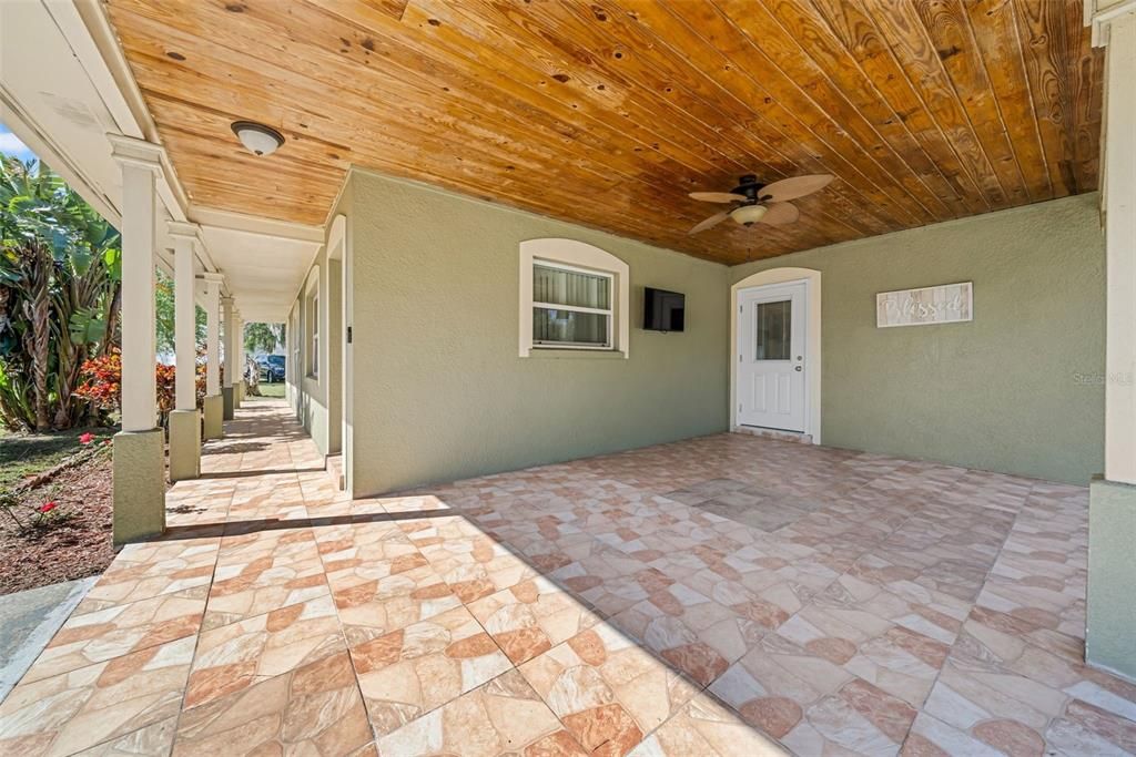 Active With Contract: $660,000 (3 beds, 2 baths, 1969 Square Feet)