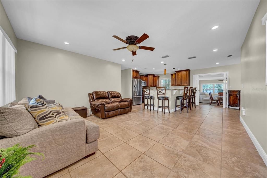 Active With Contract: $660,000 (3 beds, 2 baths, 1969 Square Feet)