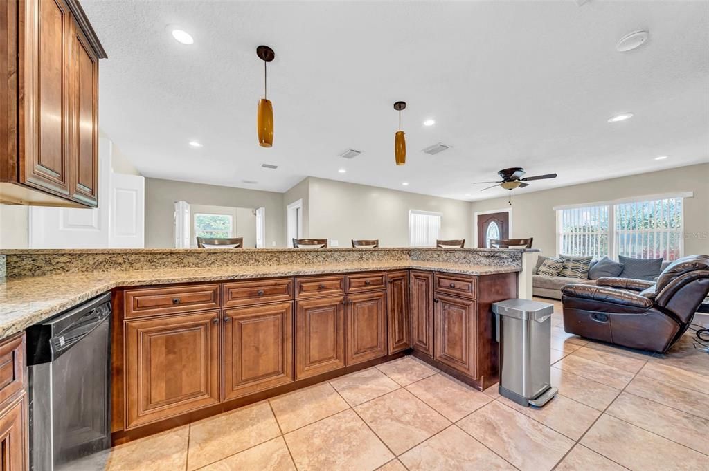 Active With Contract: $660,000 (3 beds, 2 baths, 1969 Square Feet)