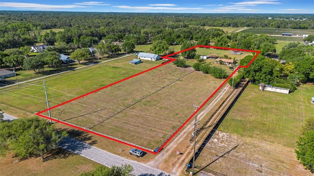 Active With Contract: $660,000 (3 beds, 2 baths, 1969 Square Feet)