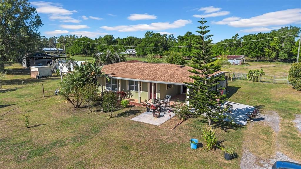 Active With Contract: $660,000 (3 beds, 2 baths, 1969 Square Feet)