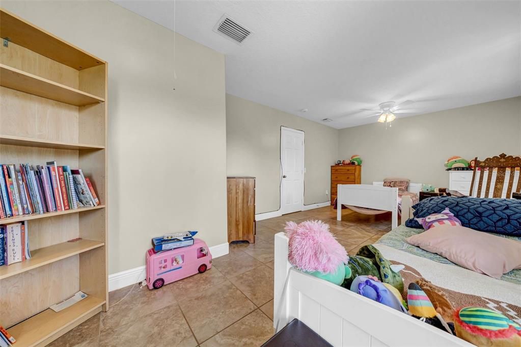 Active With Contract: $660,000 (3 beds, 2 baths, 1969 Square Feet)