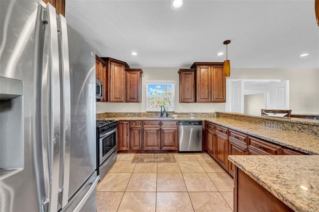 Active With Contract: $660,000 (3 beds, 2 baths, 1969 Square Feet)