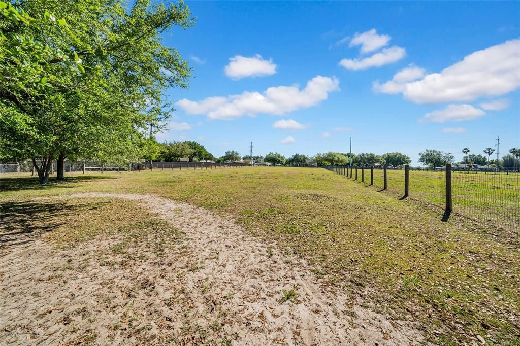 Active With Contract: $660,000 (3 beds, 2 baths, 1969 Square Feet)