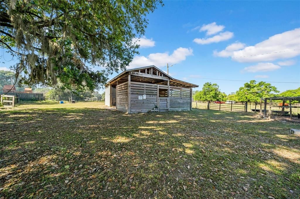 Active With Contract: $660,000 (3 beds, 2 baths, 1969 Square Feet)
