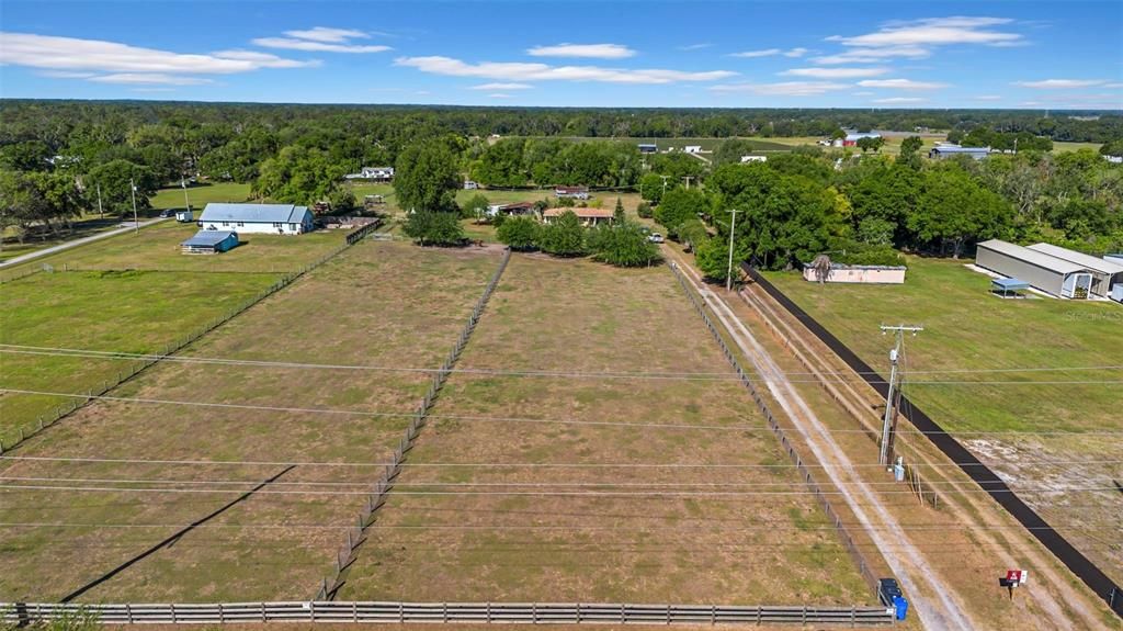 Active With Contract: $660,000 (3 beds, 2 baths, 1969 Square Feet)