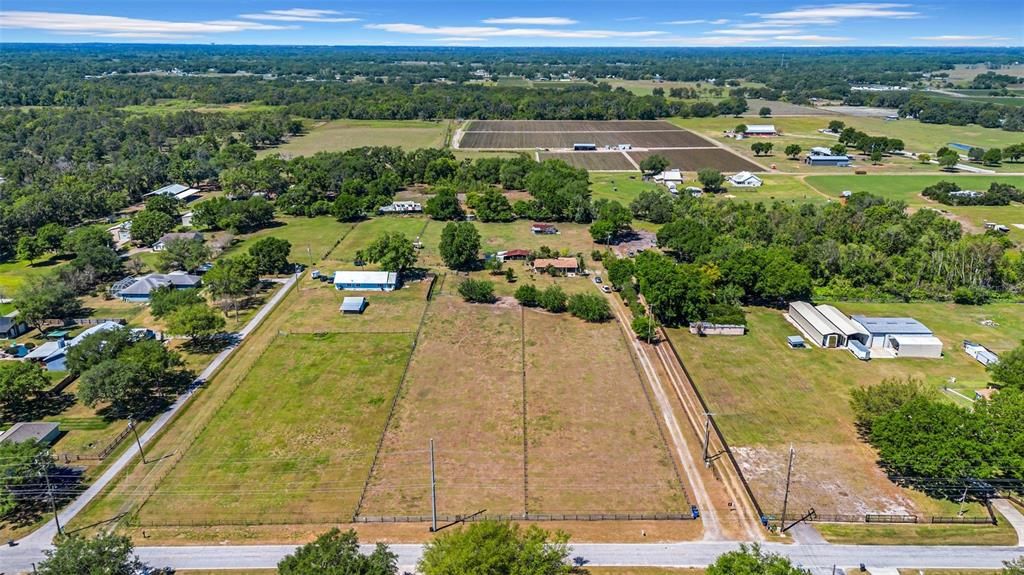 Active With Contract: $660,000 (3 beds, 2 baths, 1969 Square Feet)