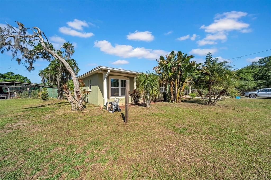 Active With Contract: $660,000 (3 beds, 2 baths, 1969 Square Feet)