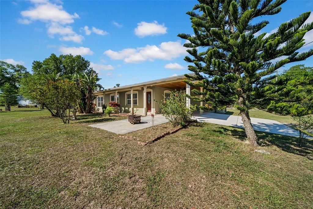 Active With Contract: $660,000 (3 beds, 2 baths, 1969 Square Feet)