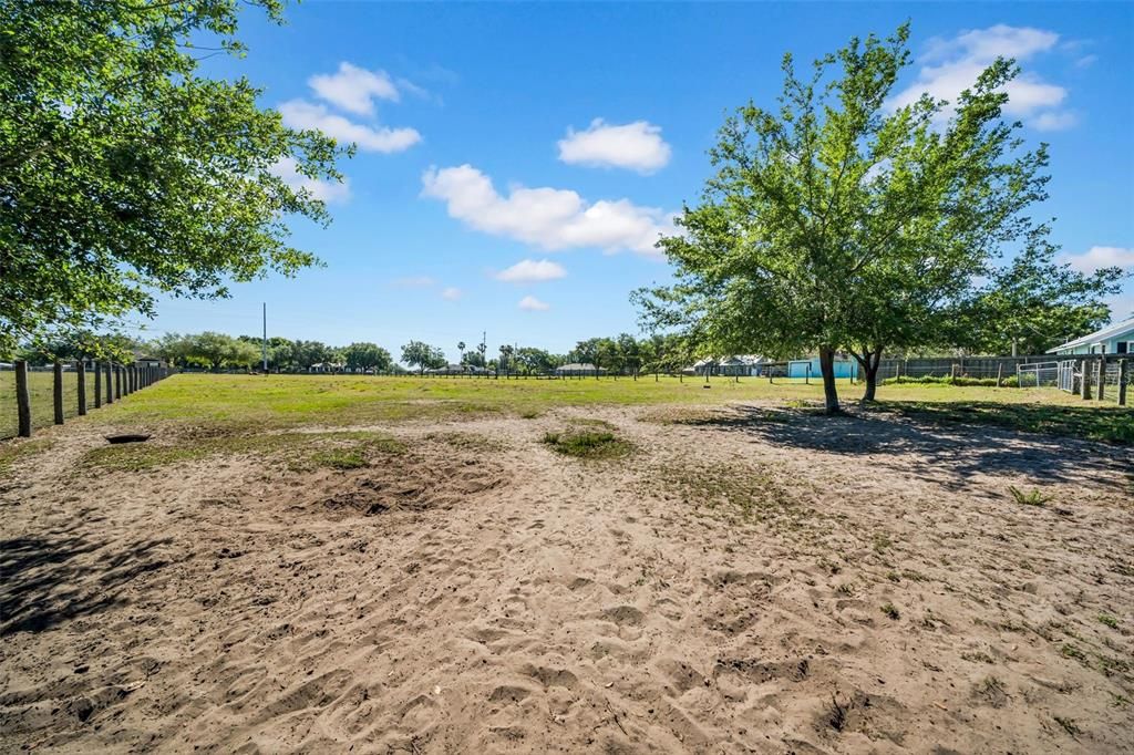 Active With Contract: $660,000 (3 beds, 2 baths, 1969 Square Feet)