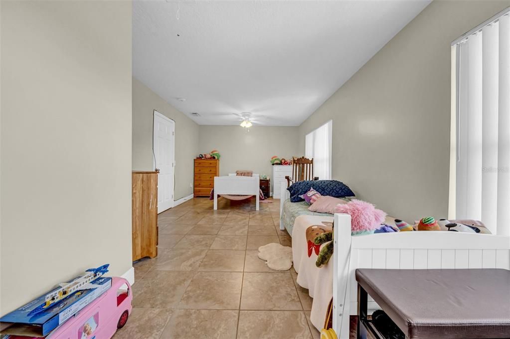 Active With Contract: $660,000 (3 beds, 2 baths, 1969 Square Feet)