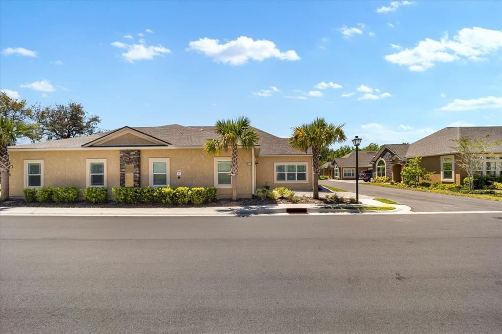 合同活跃: $429,900 (2 贝兹, 2 浴室, 1760 平方英尺)