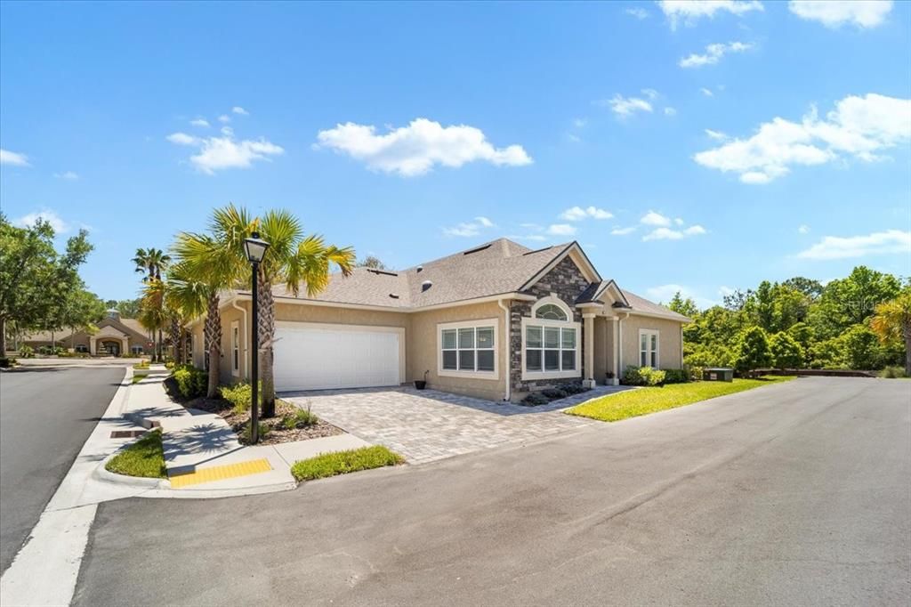 合同活跃: $429,900 (2 贝兹, 2 浴室, 1760 平方英尺)