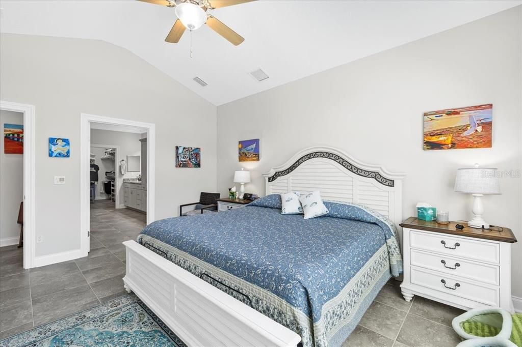 合同活跃: $429,900 (2 贝兹, 2 浴室, 1760 平方英尺)