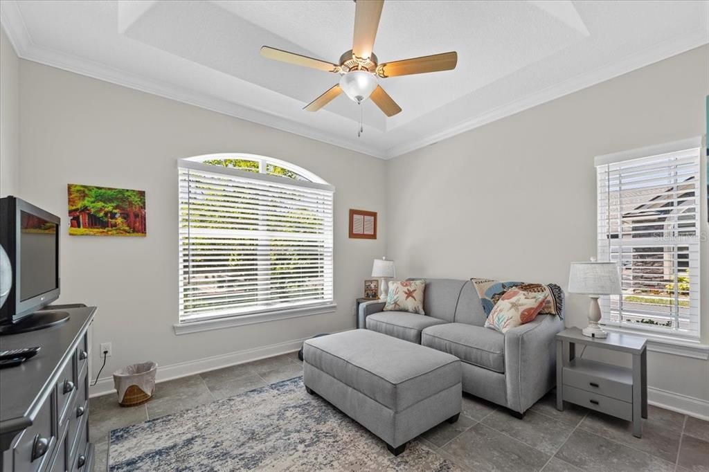 合同活跃: $429,900 (2 贝兹, 2 浴室, 1760 平方英尺)