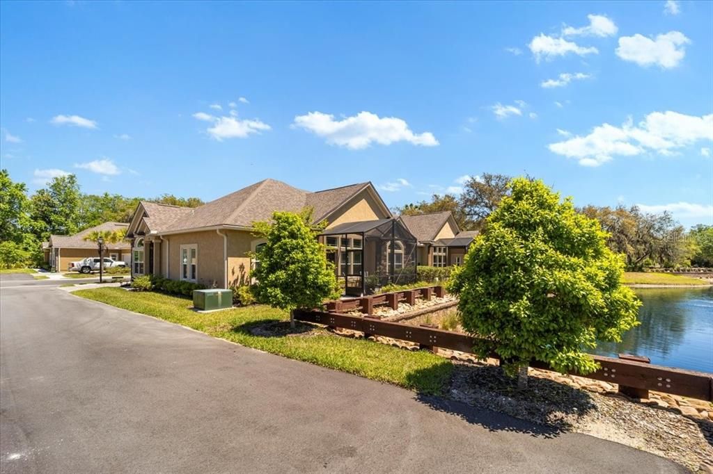 合同活跃: $429,900 (2 贝兹, 2 浴室, 1760 平方英尺)