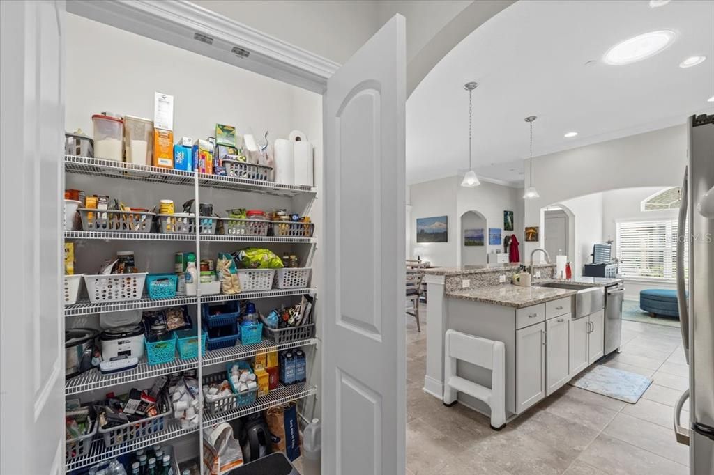 合同活跃: $429,900 (2 贝兹, 2 浴室, 1760 平方英尺)