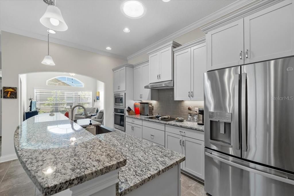 合同活跃: $429,900 (2 贝兹, 2 浴室, 1760 平方英尺)