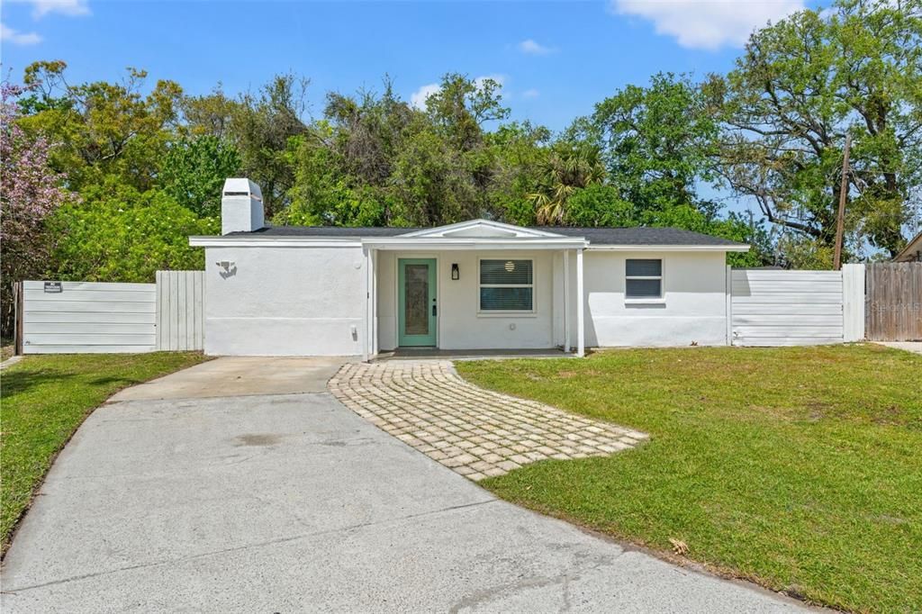 Recently Sold: $215,000 (3 beds, 2 baths, 1443 Square Feet)