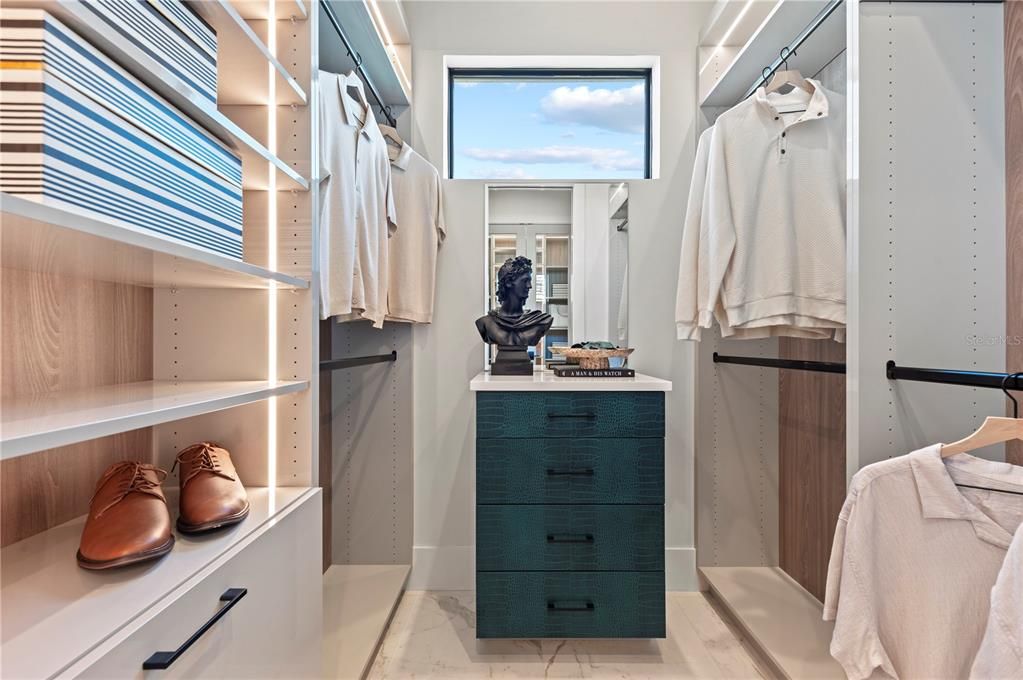 For Sale: $3,449,900 (3 beds, 4 baths, 3289 Square Feet)