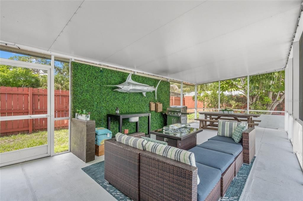 For Sale: $560,000 (2 beds, 2 baths, 1492 Square Feet)