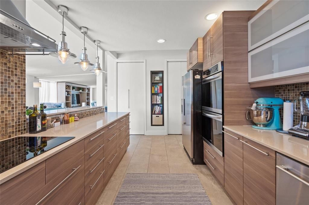 For Sale: $560,000 (2 beds, 2 baths, 1492 Square Feet)