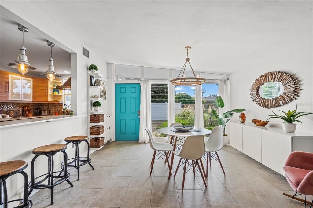 For Sale: $560,000 (2 beds, 2 baths, 1492 Square Feet)