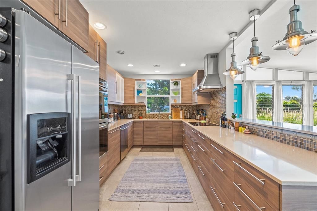 For Sale: $560,000 (2 beds, 2 baths, 1492 Square Feet)