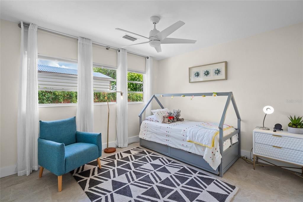 For Sale: $560,000 (2 beds, 2 baths, 1492 Square Feet)