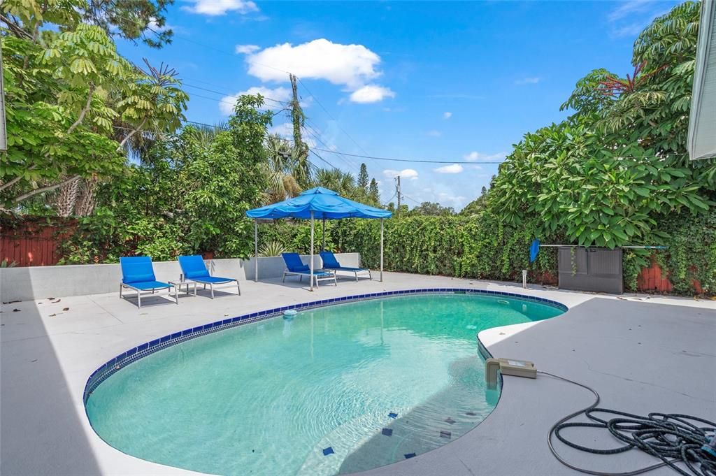 For Sale: $560,000 (2 beds, 2 baths, 1492 Square Feet)