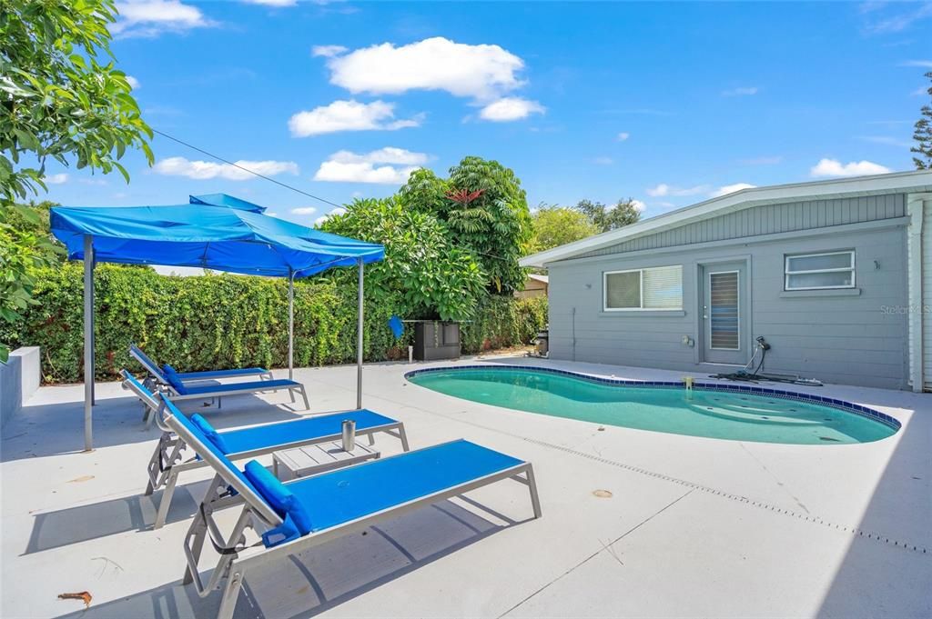 For Sale: $560,000 (2 beds, 2 baths, 1492 Square Feet)