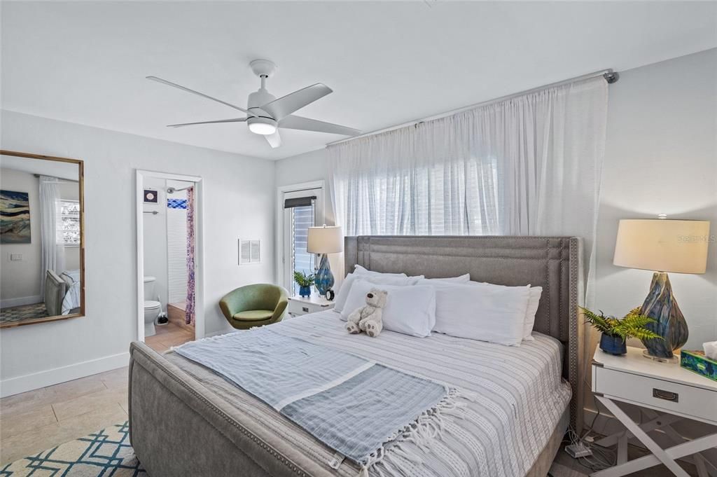 For Sale: $560,000 (2 beds, 2 baths, 1492 Square Feet)