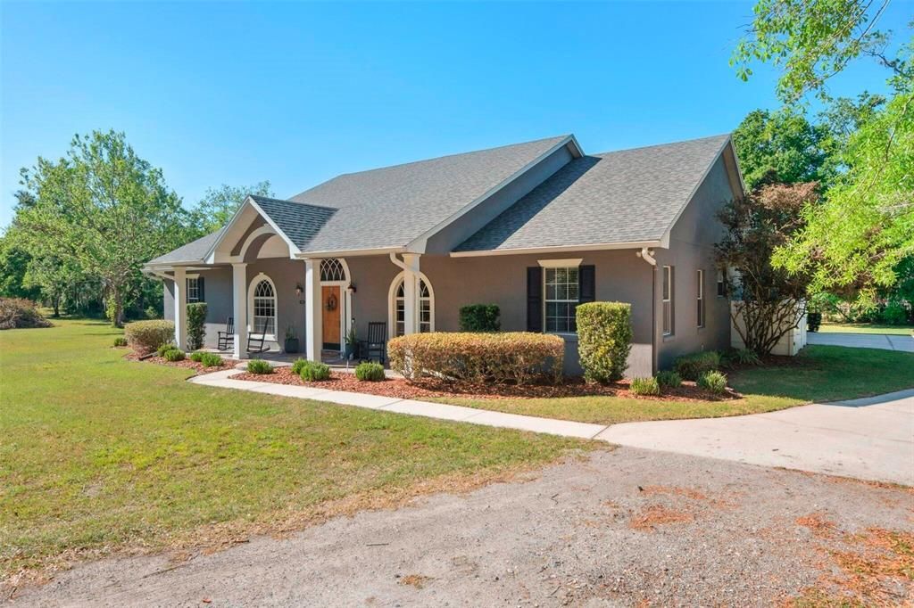 For Sale: $950,000 (4 beds, 4 baths, 3660 Square Feet)