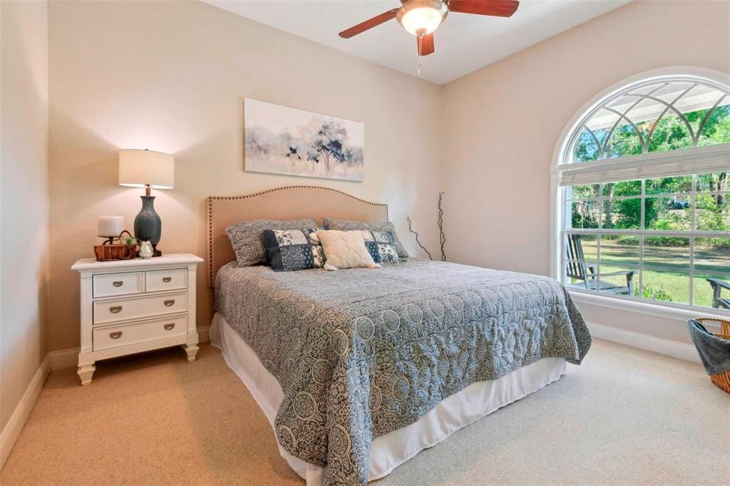 For Sale: $950,000 (4 beds, 4 baths, 3660 Square Feet)