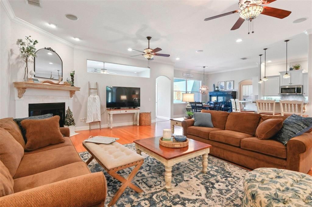 For Sale: $950,000 (4 beds, 4 baths, 3660 Square Feet)