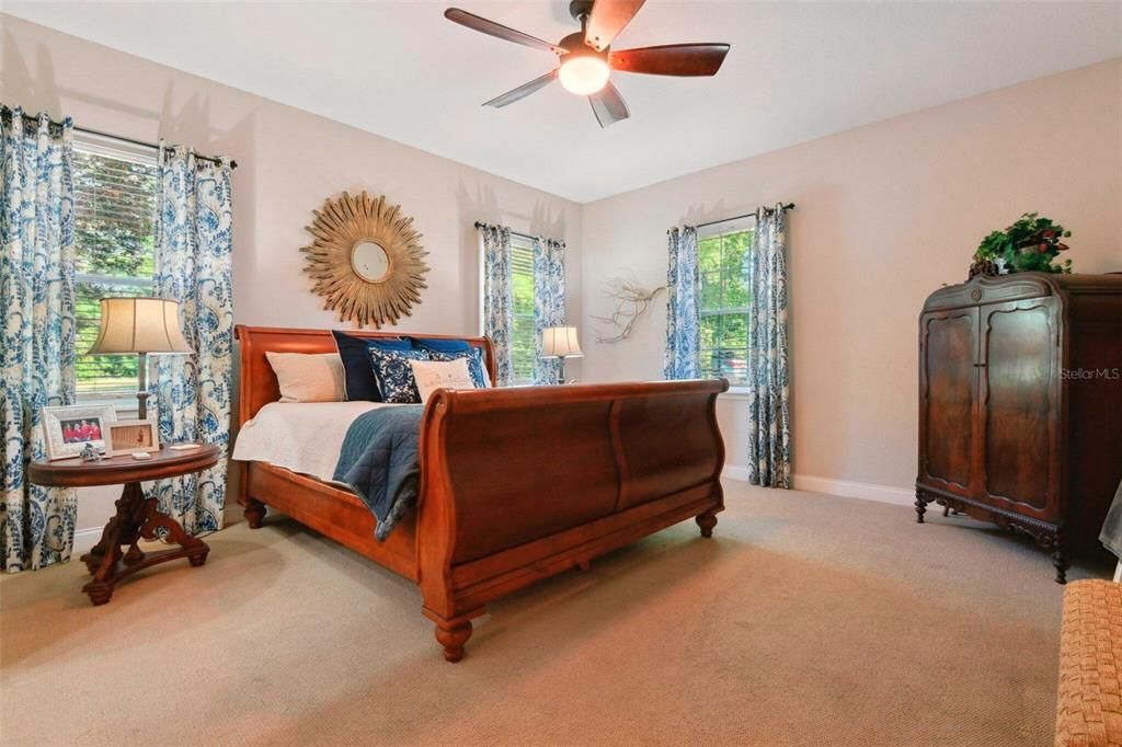 For Sale: $950,000 (4 beds, 4 baths, 3660 Square Feet)