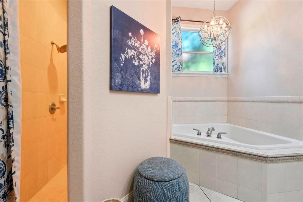 For Sale: $950,000 (4 beds, 4 baths, 3660 Square Feet)