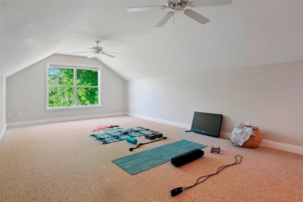 For Sale: $950,000 (4 beds, 4 baths, 3660 Square Feet)