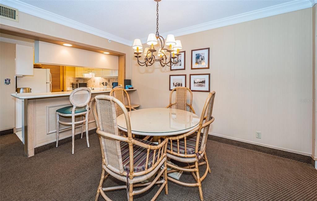 For Sale: $219,900 (1 beds, 1 baths, 825 Square Feet)