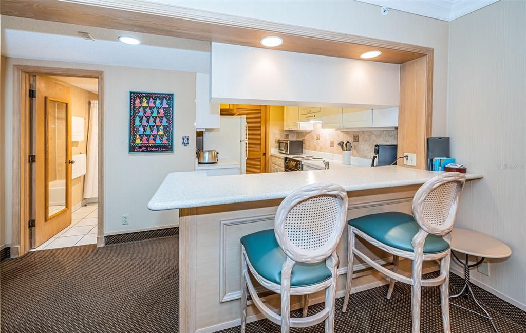 For Sale: $219,900 (1 beds, 1 baths, 825 Square Feet)