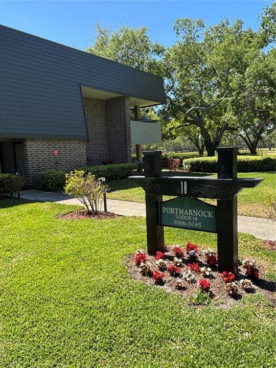 For Sale: $219,900 (1 beds, 1 baths, 825 Square Feet)