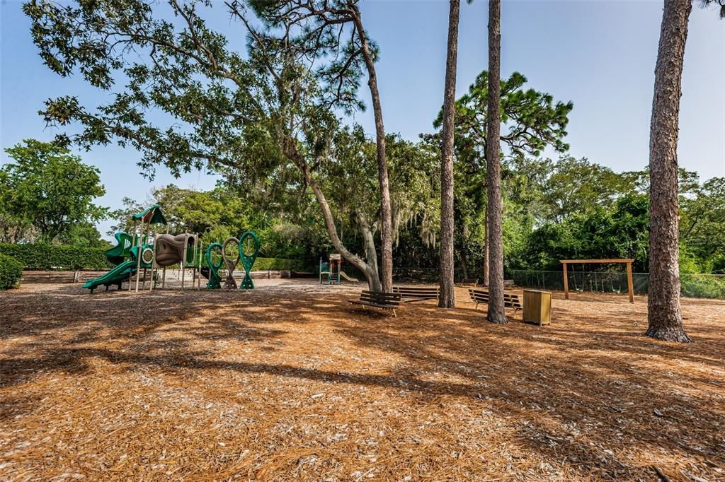 For Sale: $219,900 (1 beds, 1 baths, 825 Square Feet)