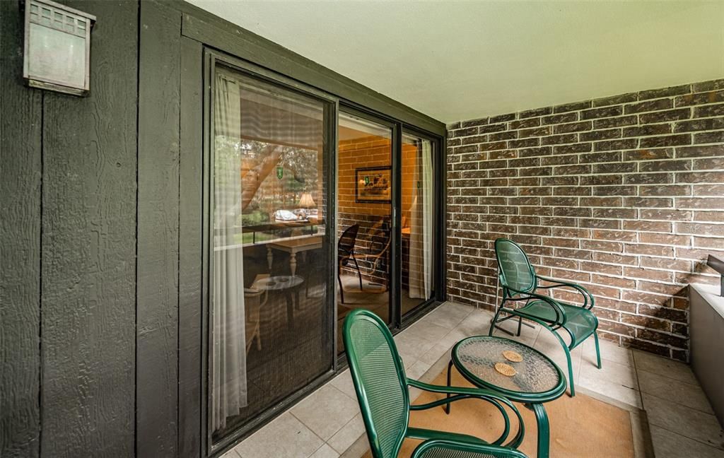 For Sale: $219,900 (1 beds, 1 baths, 825 Square Feet)