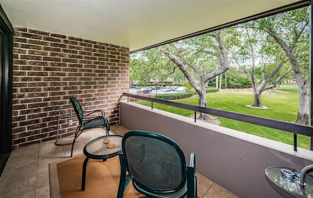 For Sale: $219,900 (1 beds, 1 baths, 825 Square Feet)