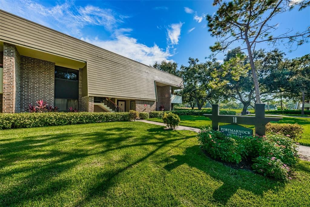 For Sale: $219,900 (1 beds, 1 baths, 825 Square Feet)